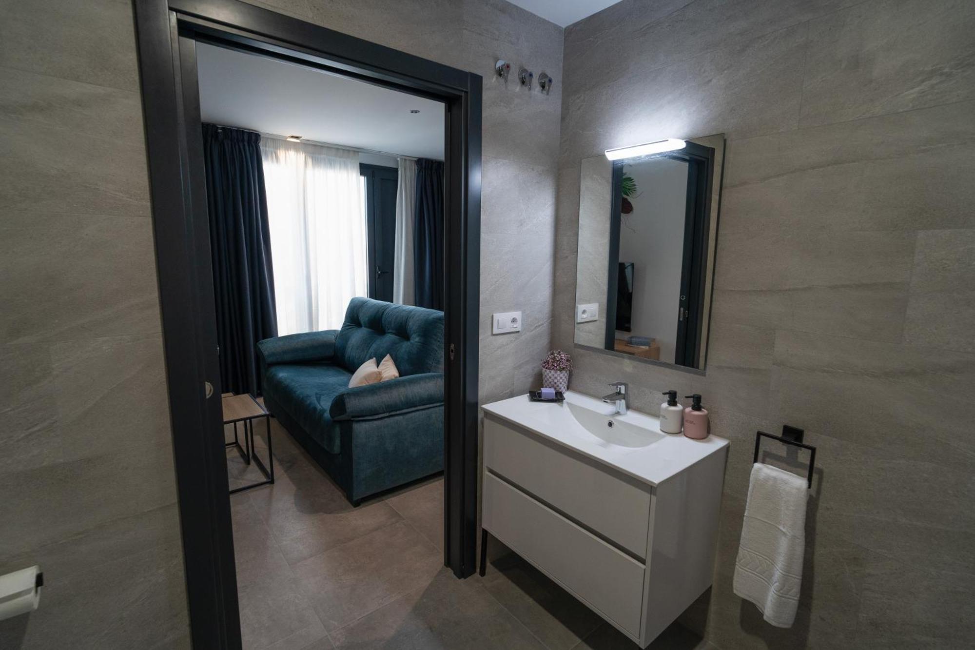 Riam Suites Apartamentos Los Palacios Y Villafranca Exterior foto