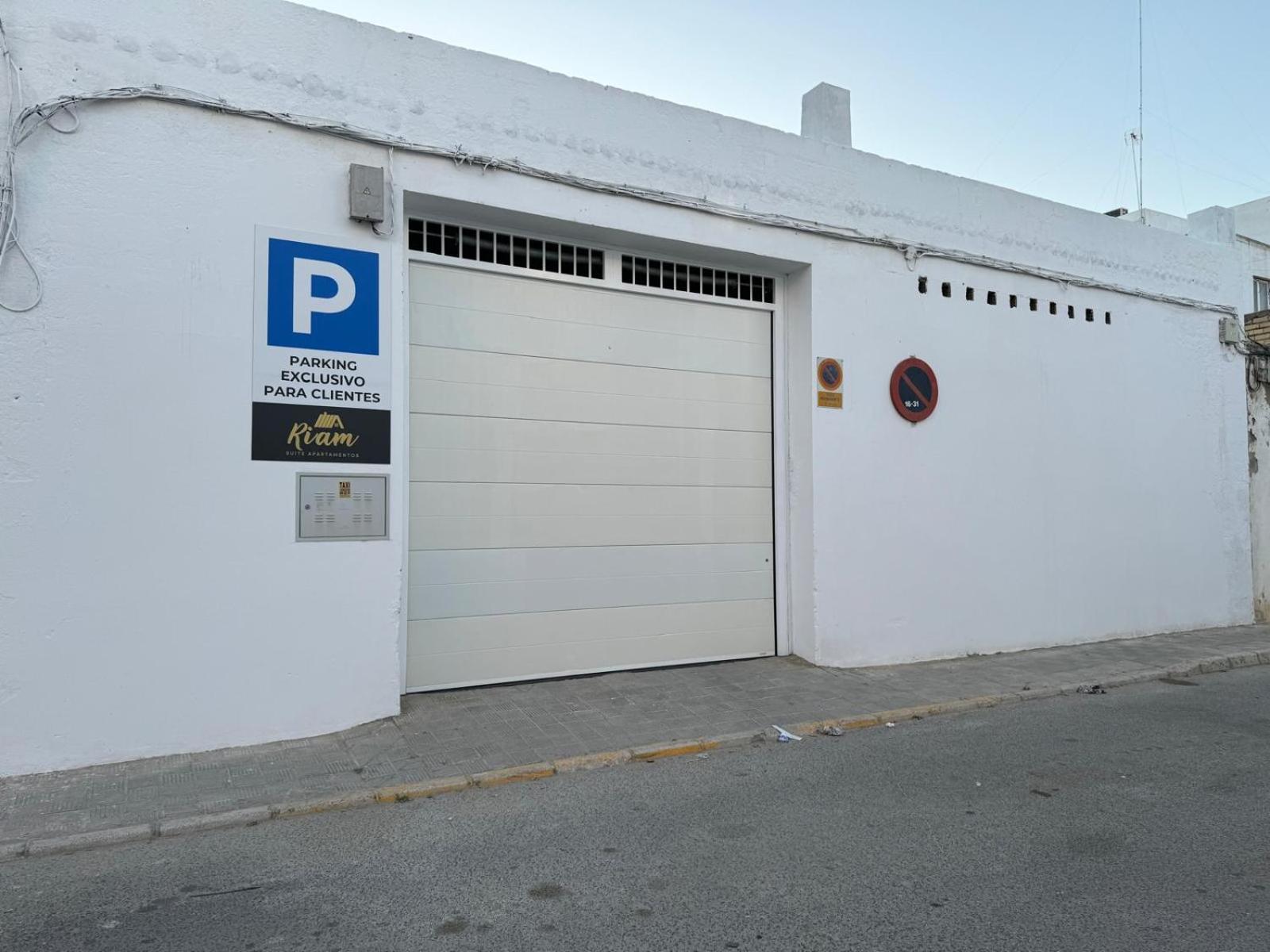 Riam Suites Apartamentos Los Palacios Y Villafranca Exterior foto